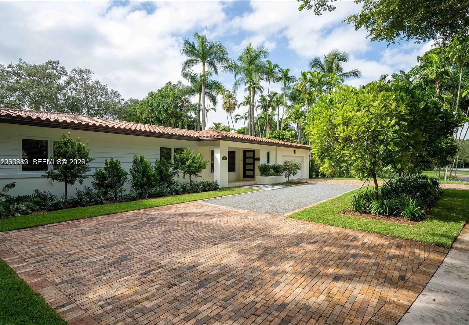 Coral Gables Riviera Sec — Photo 1