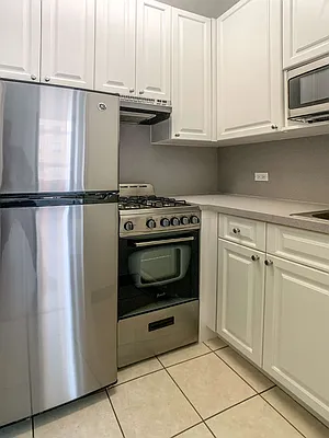 Rented by Halstead Real Estate | media 19