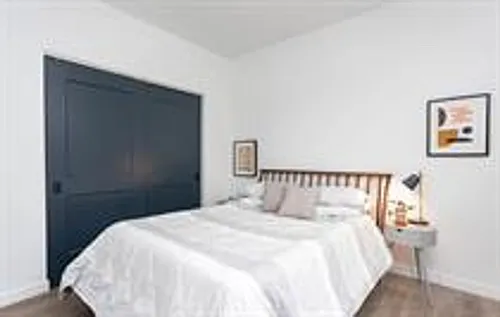 1721 Locust Street Photo 1