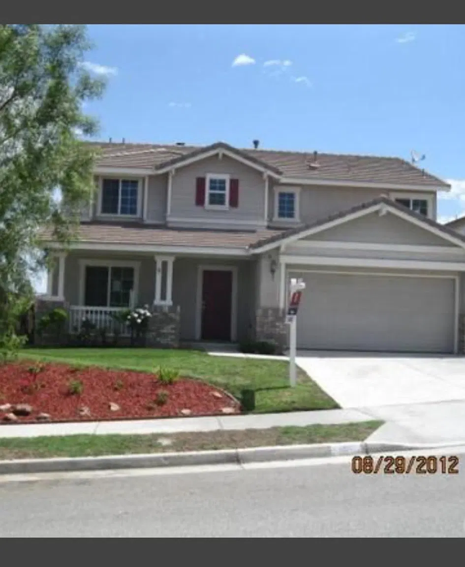 31940 Honeysuckle Ct — Photo 1