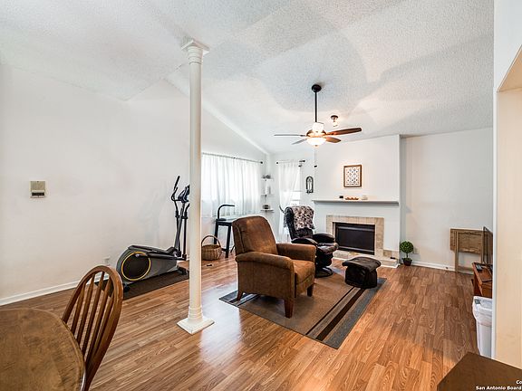 3rd image of 14122 Churchill Estates #504