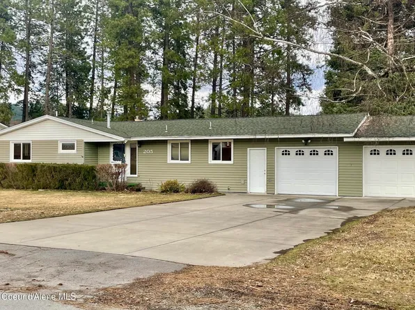 205 Woodland Dr, Pinehurst, ID 83850