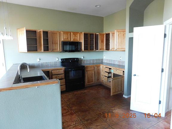 3rd image of 50 Steeplechase Rd