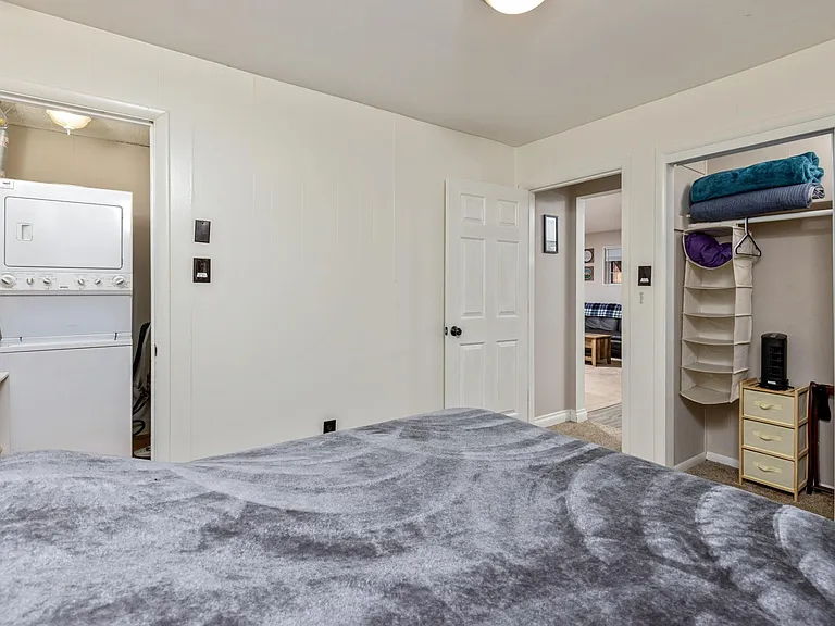 918 W 19th Ave — Photo 12