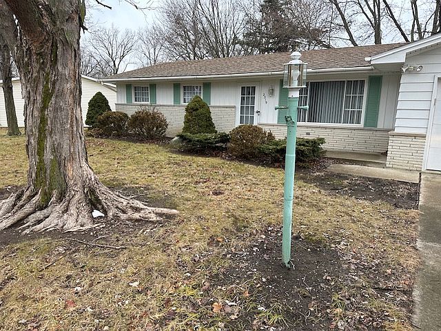 1st image of 2319 Deerwood Dr