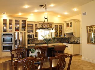 949 Woodcreek Rd, Fallbrook, CA 92028