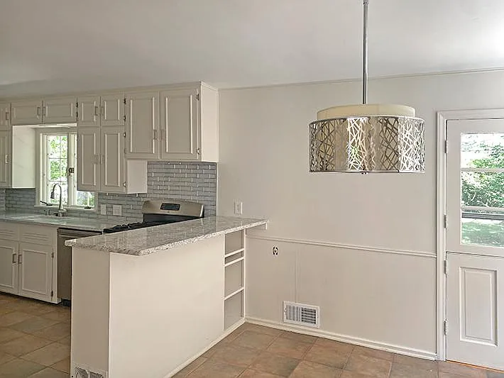 8321 Belleview Ave — Photo 8