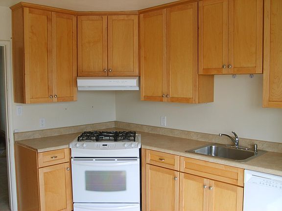 4th image of 4851-53 Iroquois Ave
