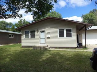 2008 Westfield Ave, Minot, ND 58701