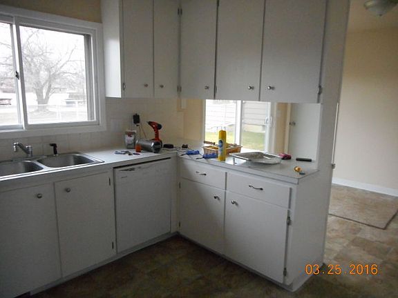4th image of 2229 Burlington Ave