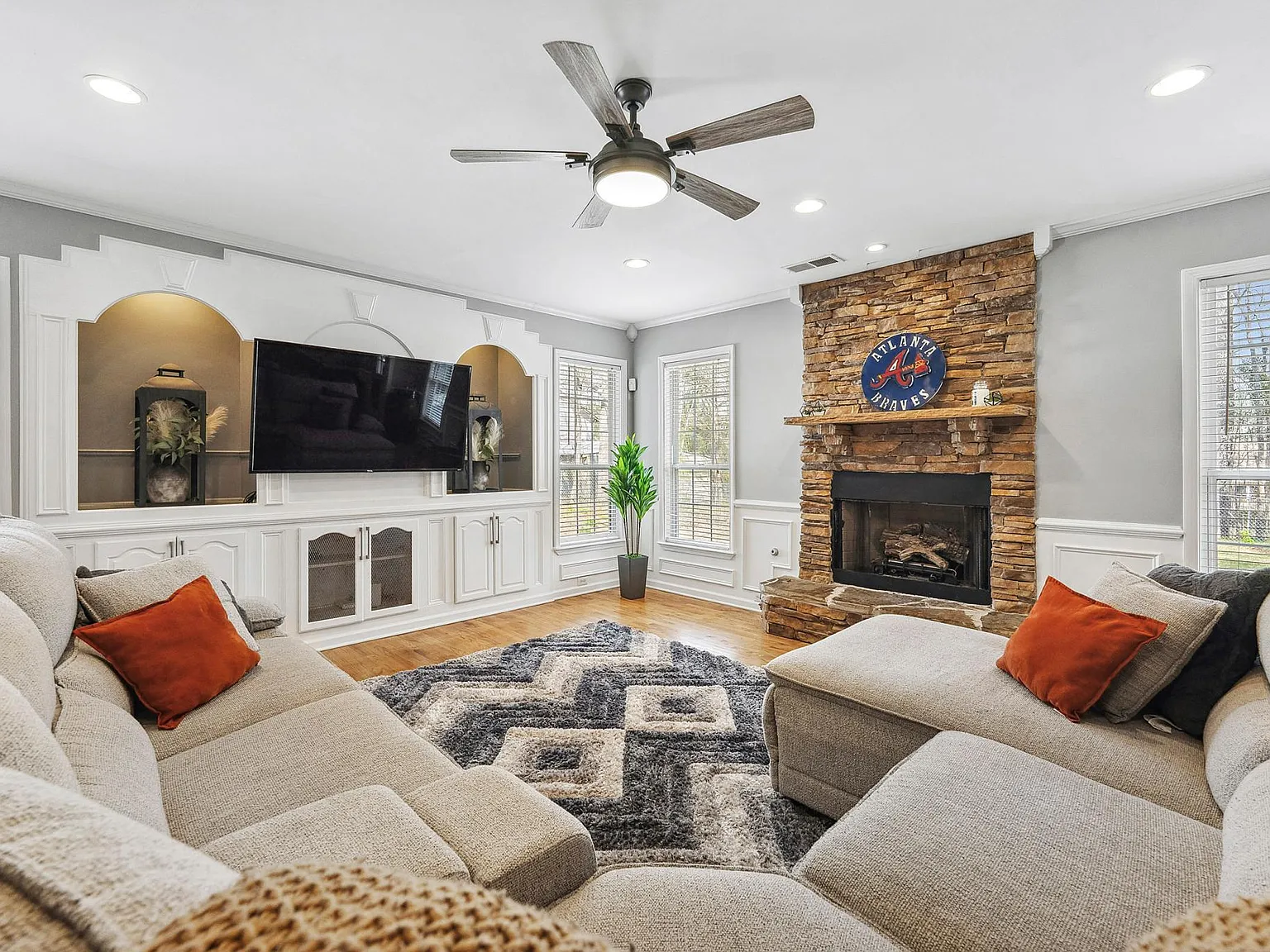 3394 Pendley Rd — Photo 2