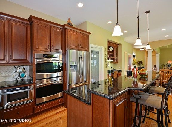 4th image of 4055 River View Dr