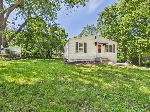 6607 NE 49th St, Kansas City, MO 64119
