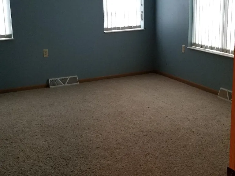5749 Lexington St — Photo 14