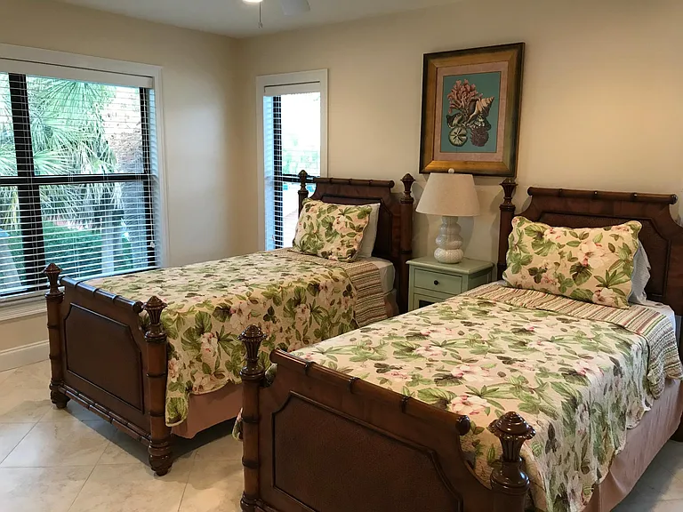 9064 Midnight Pass Rd — Photo 9