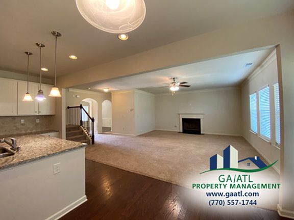 3rd image of 600 Country Ridge Dr