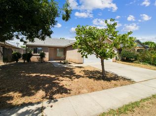 1017 Cody Ln, Kingsburg, CA