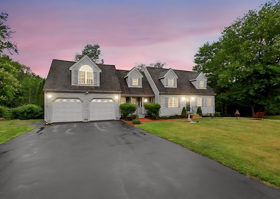1st image of 11 Elmwood Dr