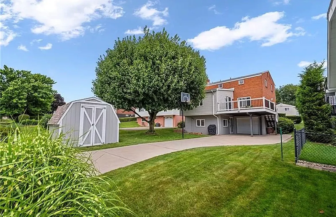 1308 Chaplin St — Photo 2