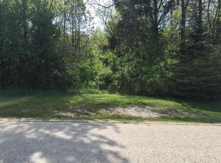 8201 N Pheasant Ln, River Hills, WI 53217