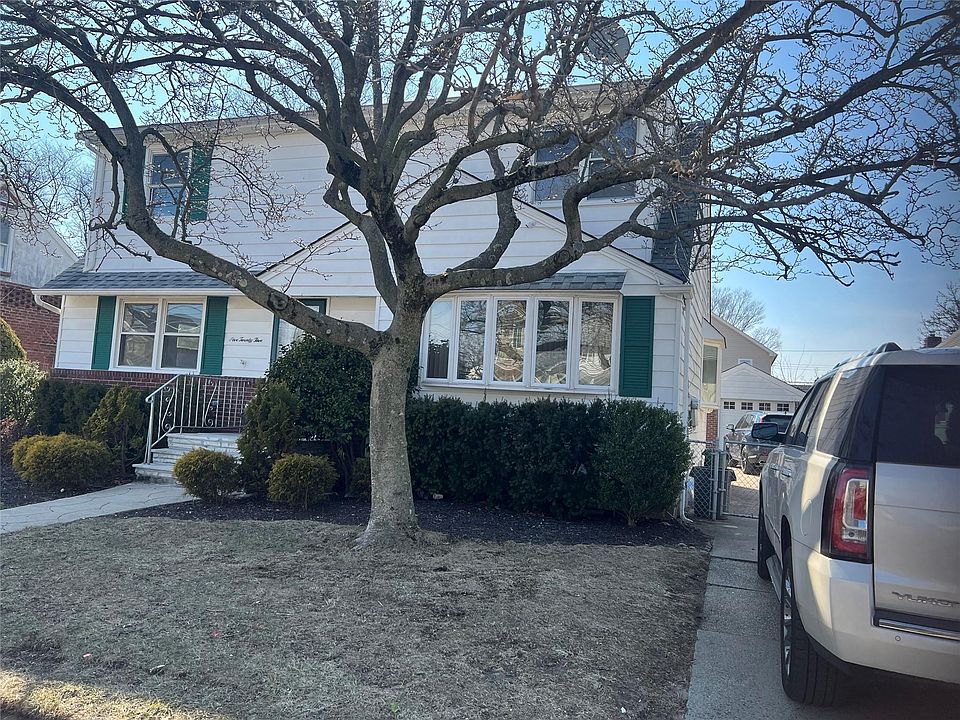 1st image of 525 Lakeville Road