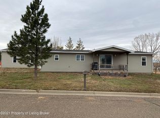 311 Main St S, Belfield, ND 58622