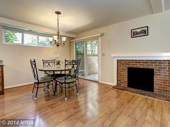 3rd image of 1723 Maxwell Ct