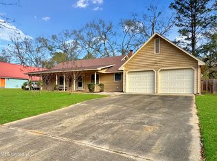 624 Cedar Springs Dr, Jackson, MS 39212
