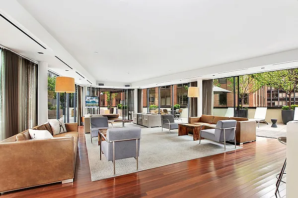 Rented by Renetta Real Estate | media 44