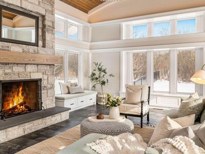 9500 North Valley Hill ROAD, River Hills, WI, 53217