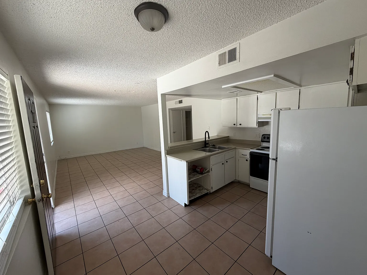 Saturn Ave, North Las Vegas — Photo 4
