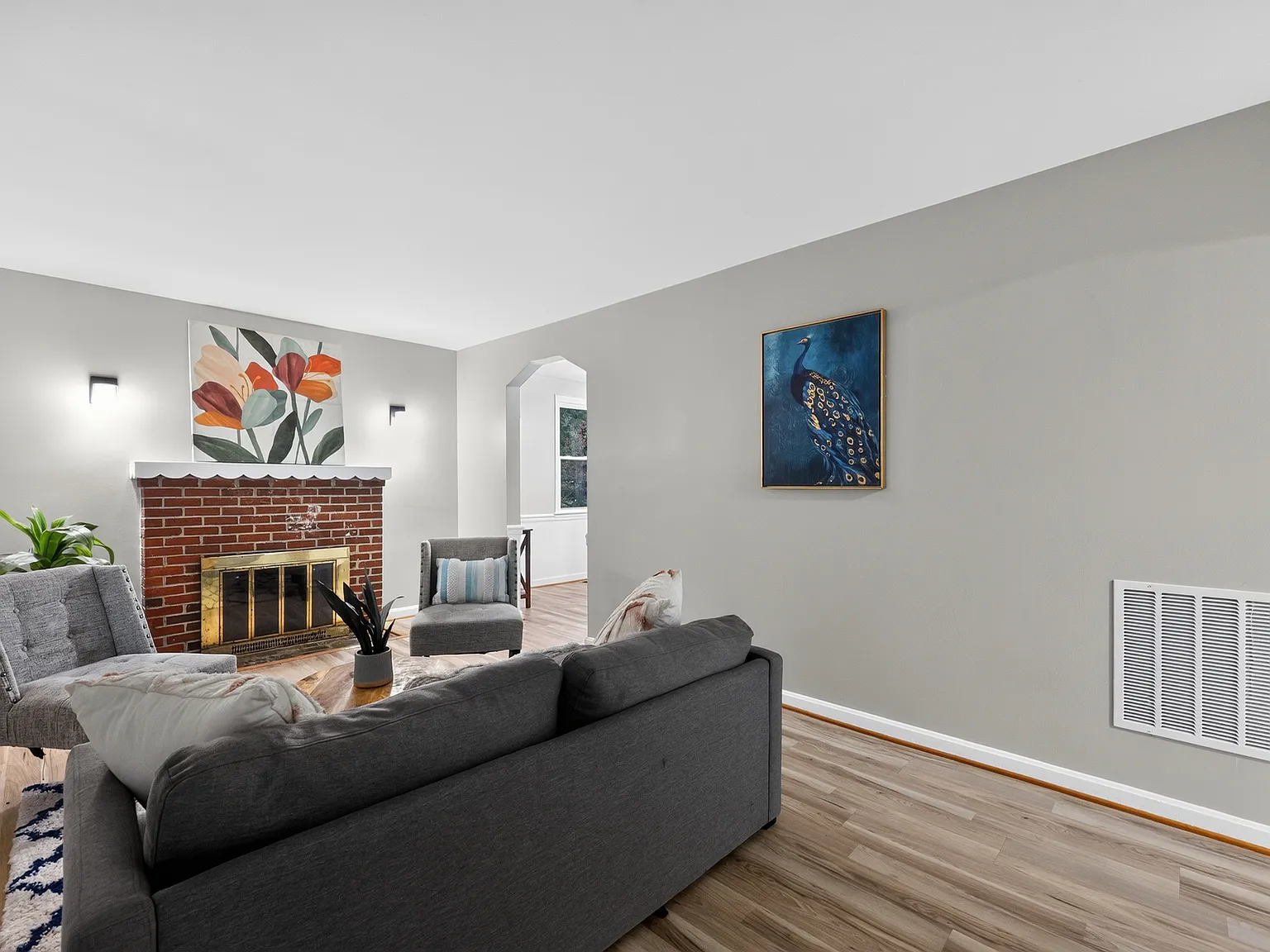 3 bed, 1341 sqft, $2,800 — Photo 2