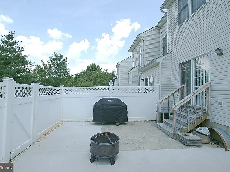 33 Farmington Ct — Photo 28