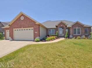 1221 Silver Oak Cir, Normal, IL 61761