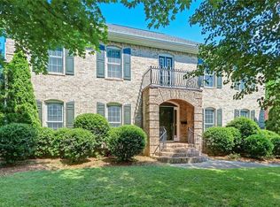906 McDowell Dr, Greensboro, NC 27408