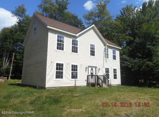 626 Country Place Dr, Tobyhanna, PA