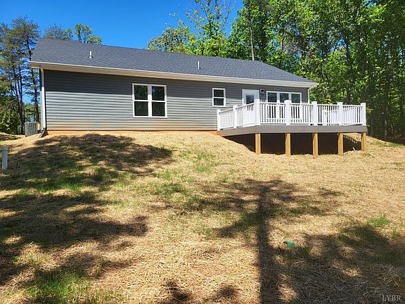 5th image of 371 Pettigrew Dr