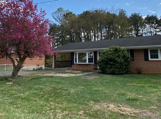6639 Riverview Dr, Radford, VA 24141