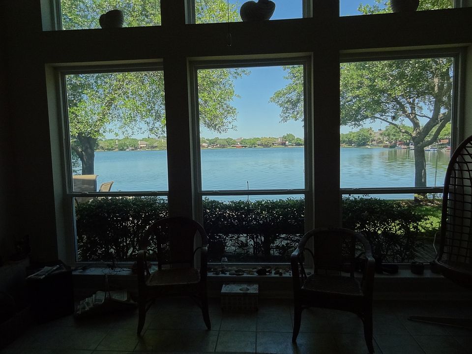 2nd image of 4019 Crystal Lake Cir S