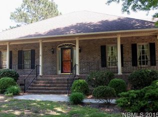 904 Leeward Dr, Trent Woods, NC 28562