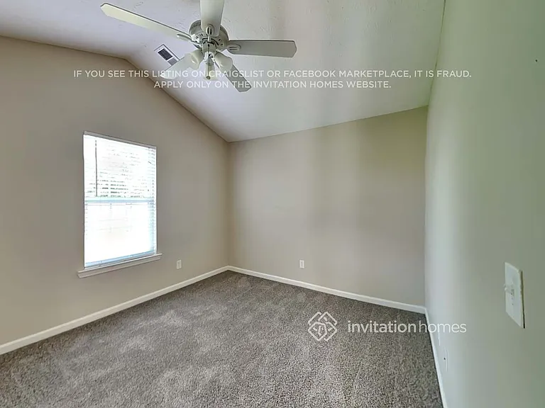 417 Autumn Lake Ct — Photo 12