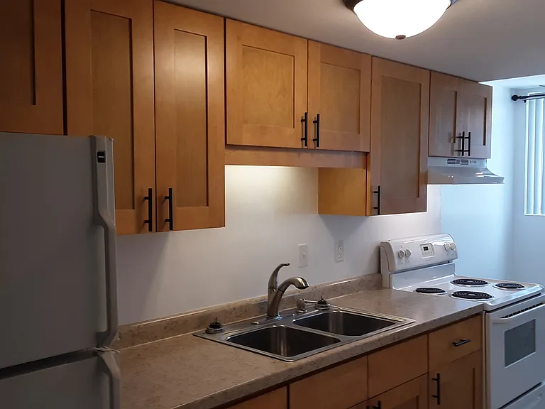 50th Street Apartments — Photo 13