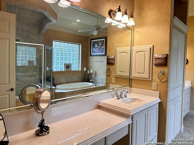 402 Cameron Cir — Photo 16