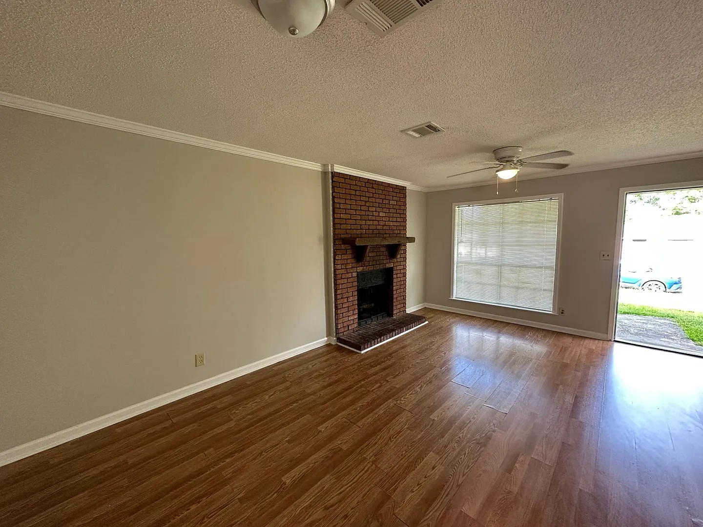3 Bedroom 1 bath — Photo 4