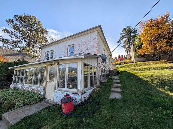 3rd image of 817 Highland Ave