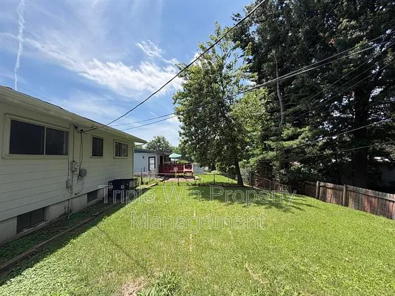 10329 Chesley Dr — Photo 5