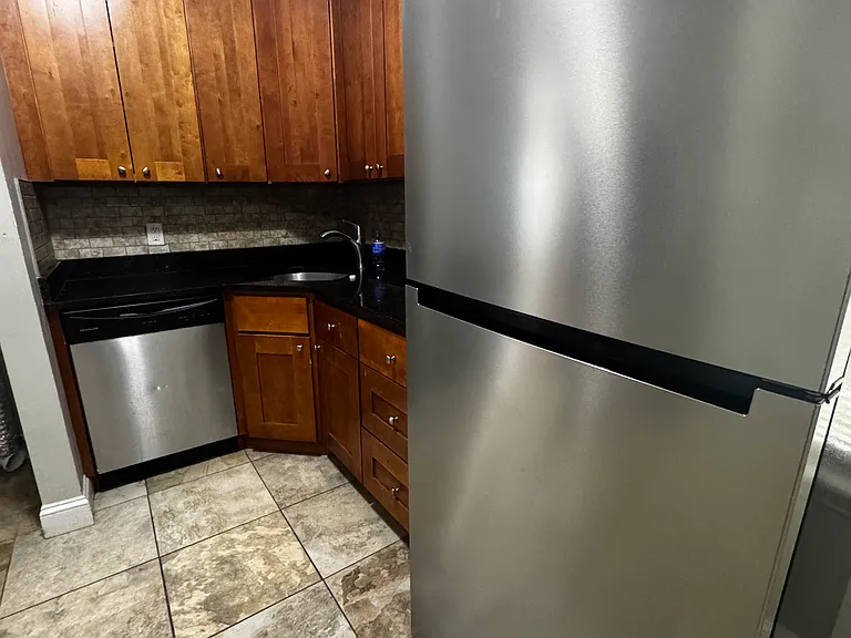 72 Kingsdale St #1 — Photo 7