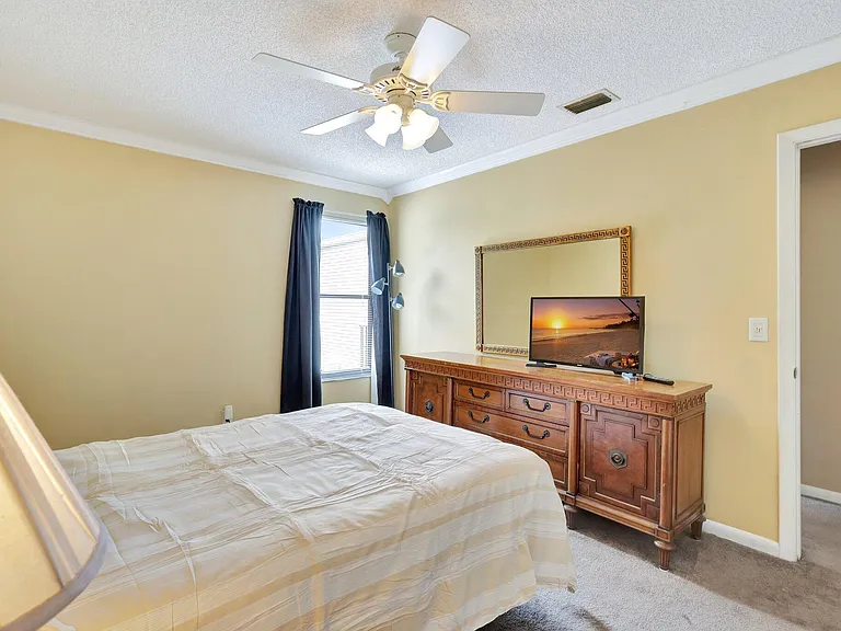 1558 Shaker Cir — Photo 24