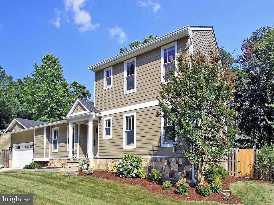 1st image of 421 Echols St SE