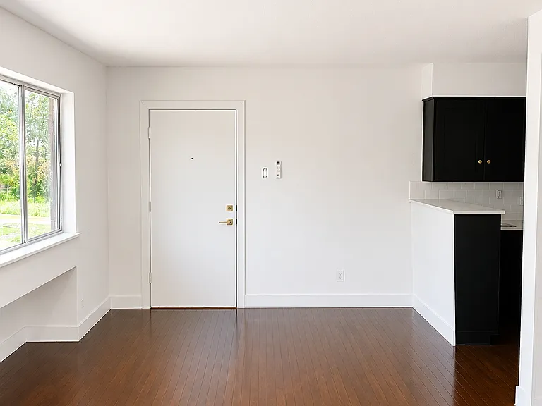 2712 Oakcliff St #4 — Photo 2